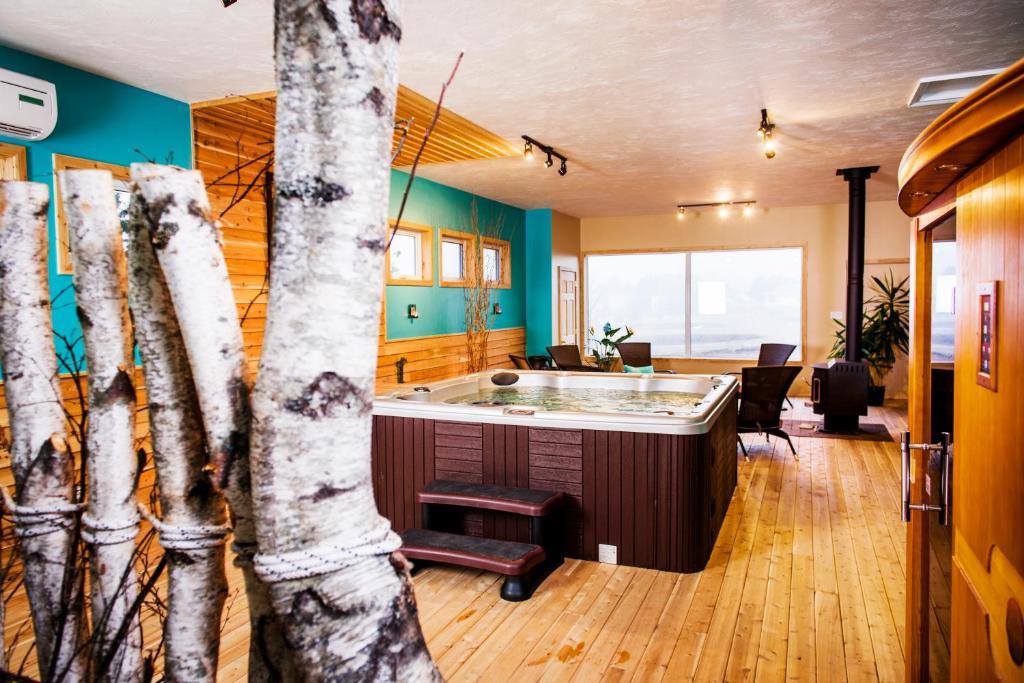 Village Scandinave Lodge & Spa Shediac Exterior photo